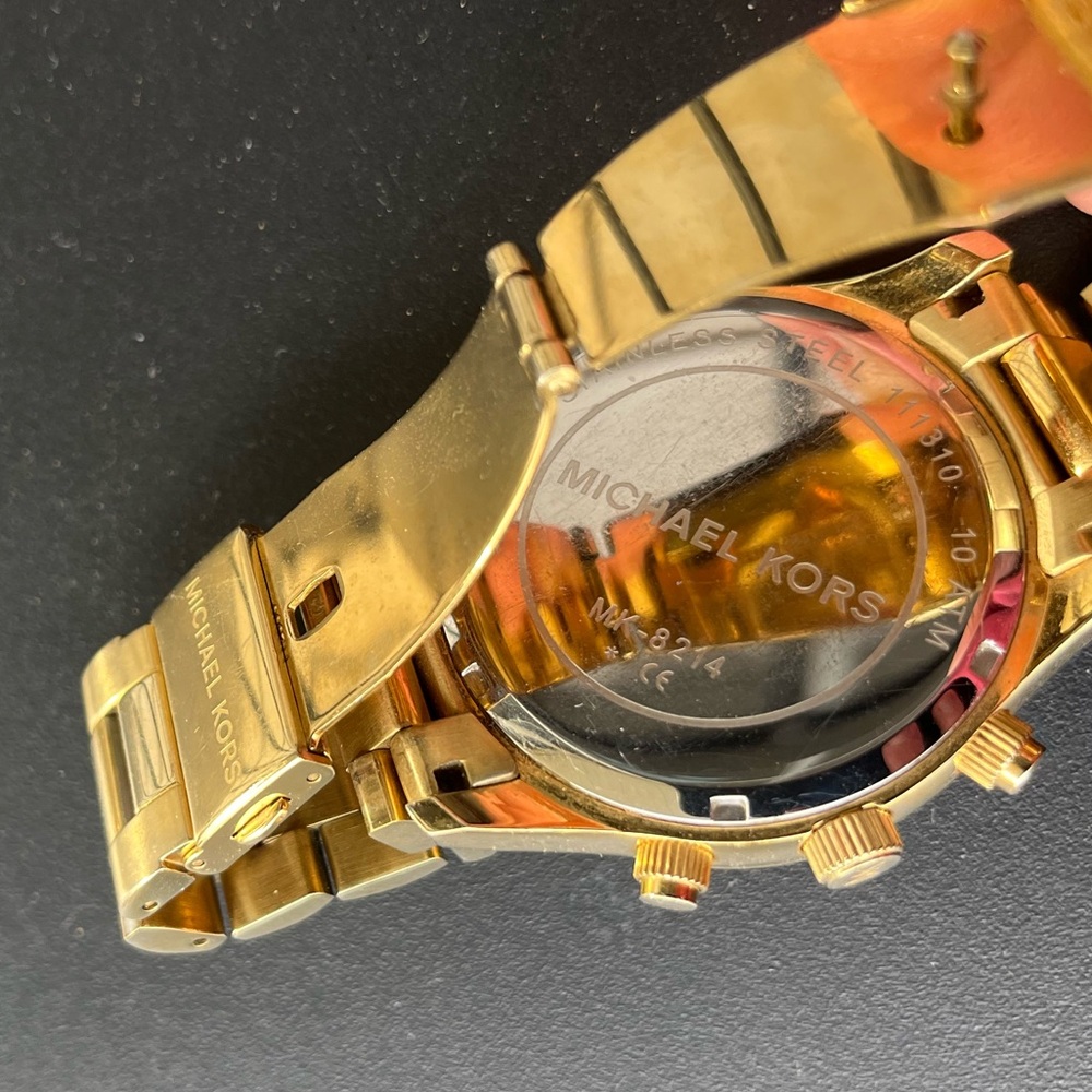Michael Kors Stainless Steel Watch w/ extra pins & links to resize needs battery - Picture 6 of 6